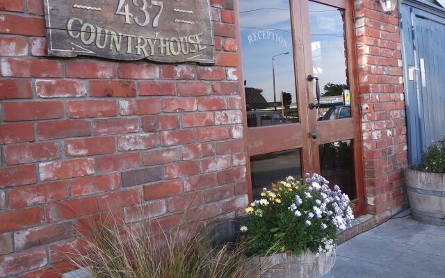 The Old Countryhouse