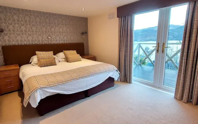 Loch Rannoch Highland Club Pine Marten Lodge 03