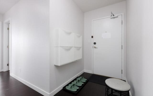 2 BD Condo in the heart of Surrey City Centre