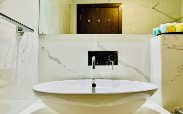 Venduras -Bright Studio Hameni Tower JVC