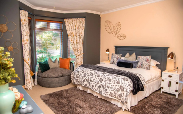 Pezula Magic Retreat - 4 Bedroom Lagoon View Home