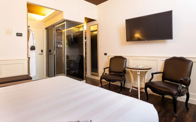 The Glam Boutique Hotel & Apt