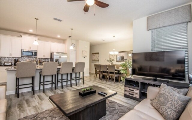 Amazing Townhouse! Storey Lake - 4813CS