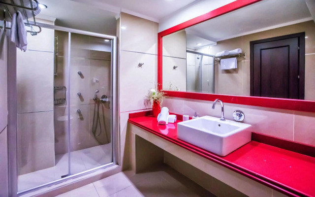 Kouros Hotel