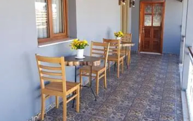 Sigacik Armola Pansiyon Cafe