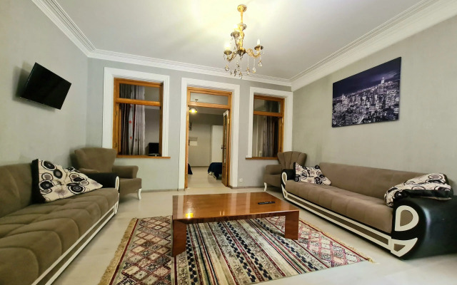 Апартаменты Grayhouse Elia