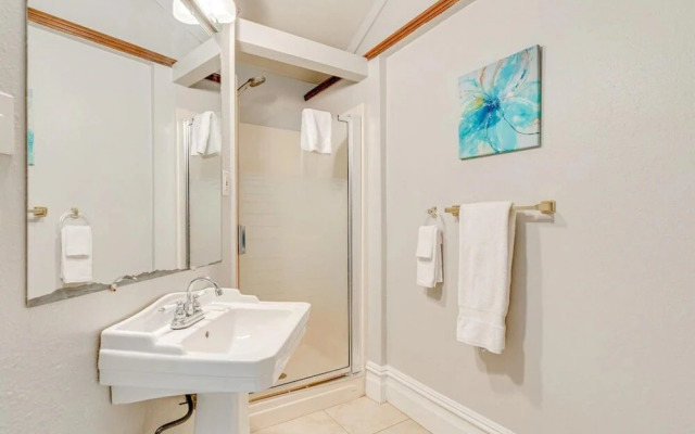 Galveston Historic Strand Loft 201