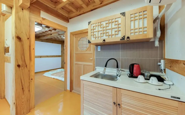 Donghae Hanok Donganjae