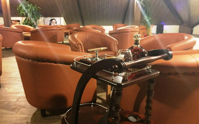 Al Murjan Palace Hotel