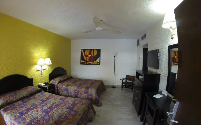 Azteca Inn