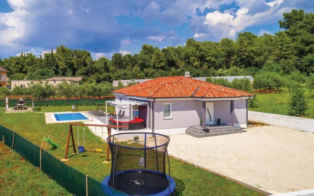 Beautiful Home in Pula With Wifi, Outdoor Swimming Pool and 3 Bedrooms