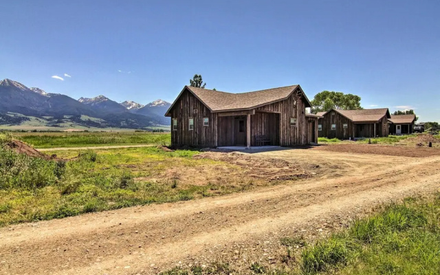 Peaceful Mtn Retreat ~ 43 Mi to Yellowstone!