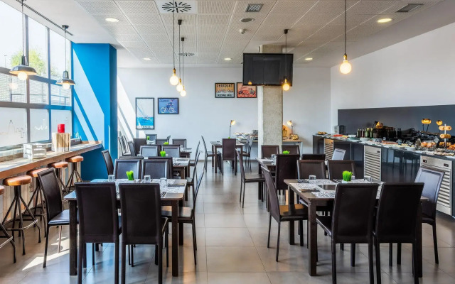 Apartamentos Madrid Airport, Affiliated by Meliá