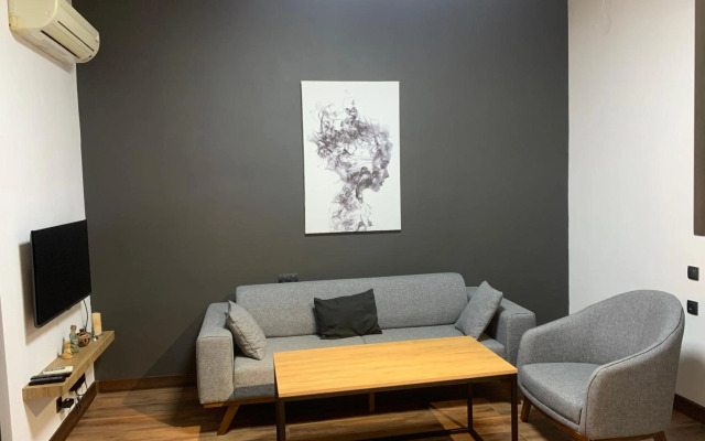 1BDB apartment in the small center