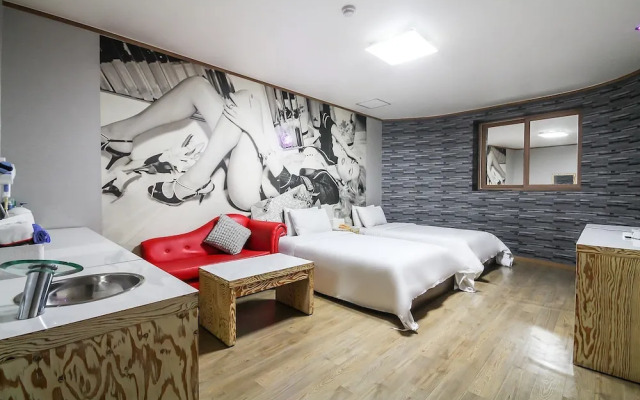 Hotel Lie