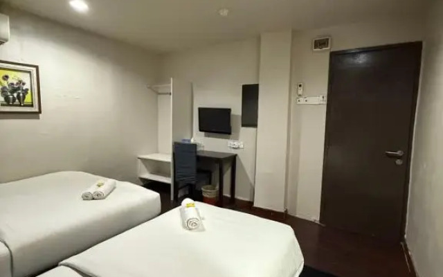 1st Living Subang SS15