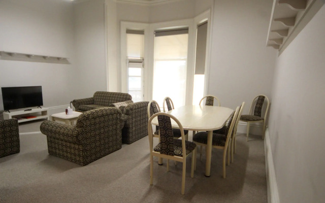 Seafield Tower Glenelg Apartment no 4