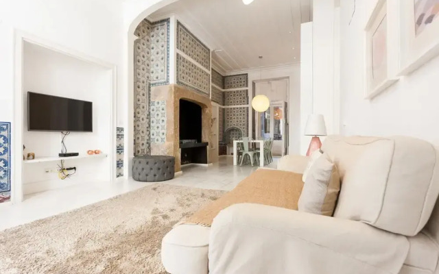 Baixa Tile Blue Two-Bedroom Apartment - by LU Holidays
