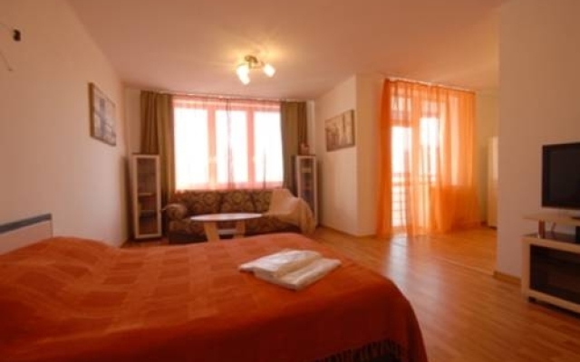 Etazhi on Sheynkmana