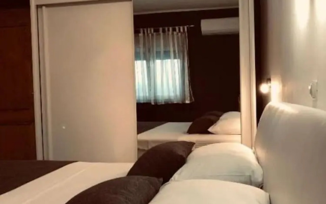 Valentino - With Pool - H