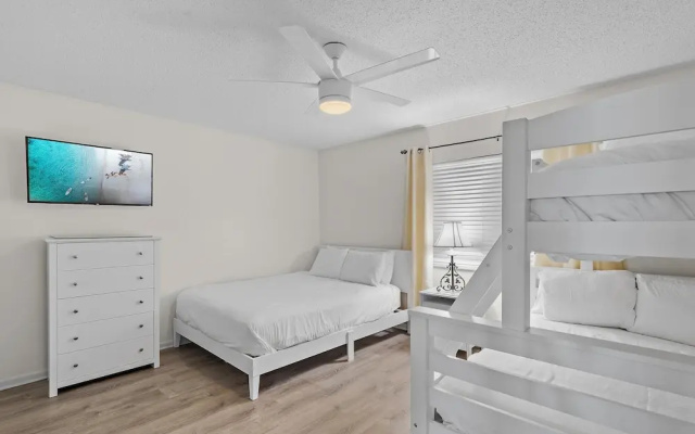 Shoreline Towers 3083 by RealJoy Vacations