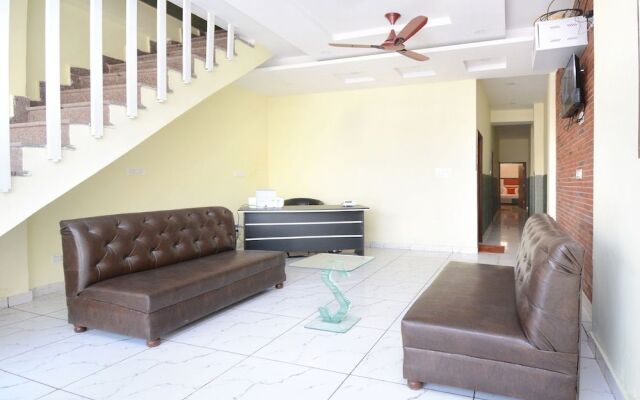 Oyo 22993 Hotel Ozas Grand