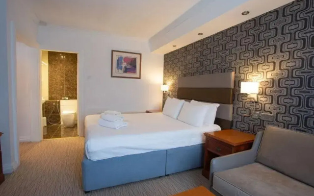 The Tong Park Hotel