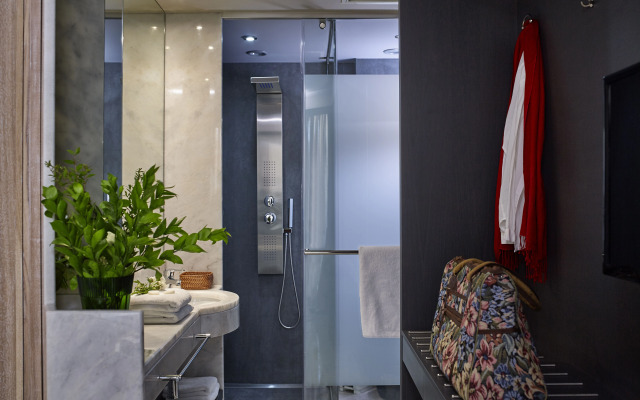 Kyma Suites Beach Hotel