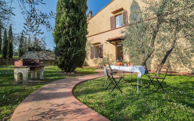 Fattoria Pagnana suites and pool