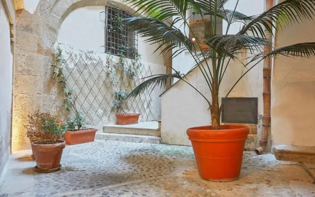 "Guttuso tribute suite" experience apartment