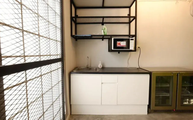 Seatz station Hostel Female only