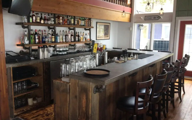 The Iona Heights Inn