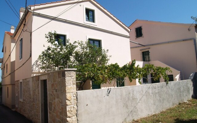 Dalmatian Holiday House Kate, Sleeps 6