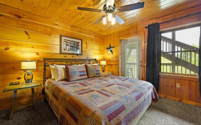 A Wolf's Den Gatlinburg