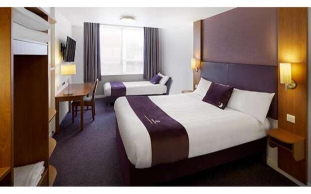 Premier Inn Stratford Upon Avon Central