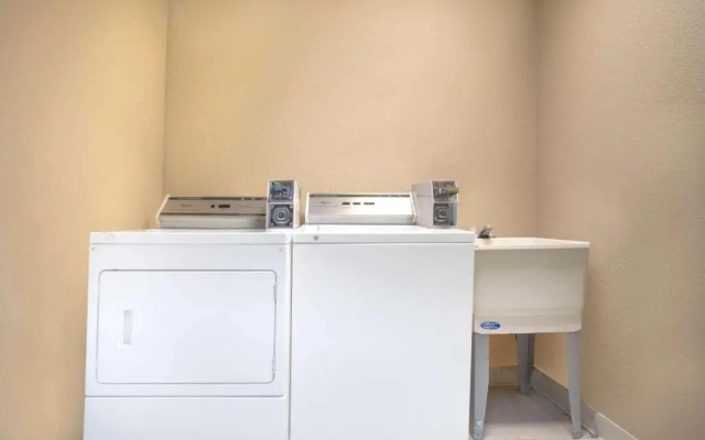 Super 8 - Harrison OH