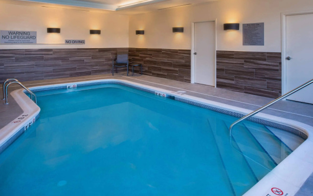 Fairfield Inn and Suites by Marriott Akron Stow