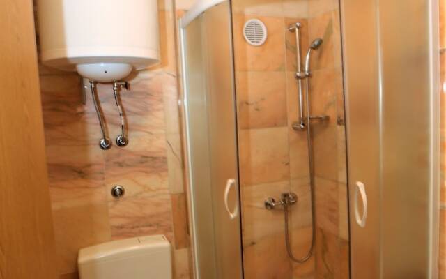 Holiday house in stone with heated pool