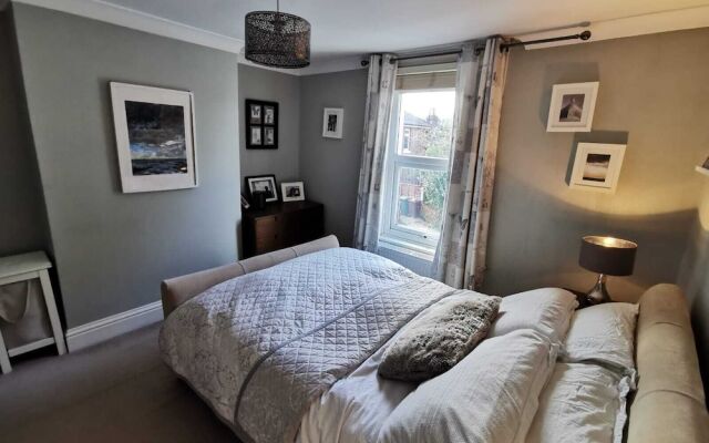 NEW Spacious 3BD House Tunbridge Wells Sleeps 7!