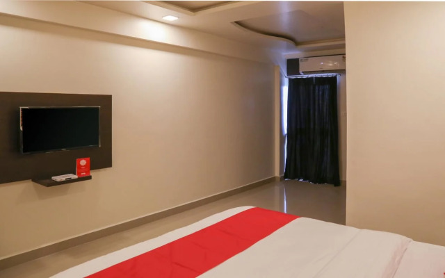 OYO 22066 Hotel Mayur