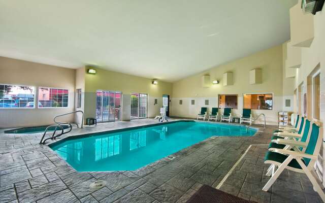 Oxford Suites Hermiston