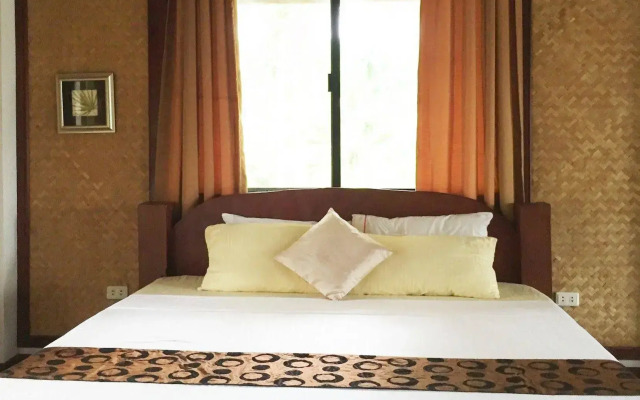 Villa Verde Safari and Pagi Dive Center