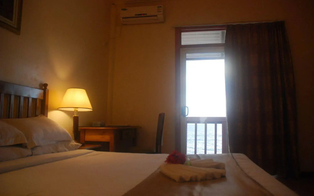 Pacific Crown Hotel