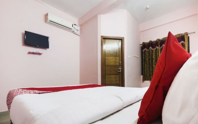 OYO 8053 Banu Residency
