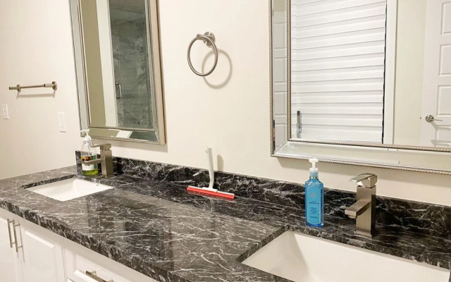 Luxurious Rooms in Pickering