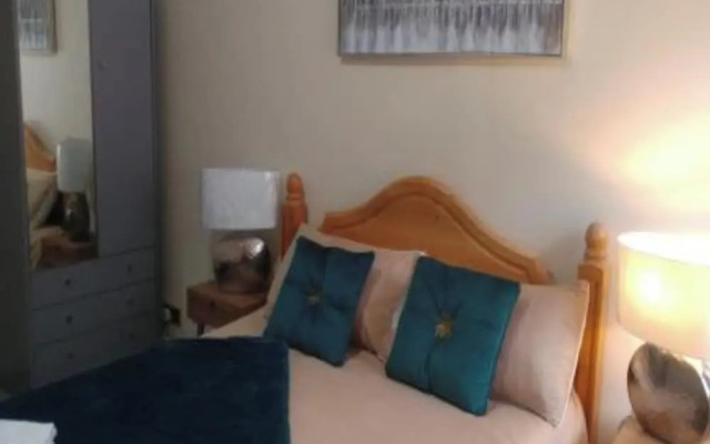 Gourock Blissful Apartment With 3 Bedrooms