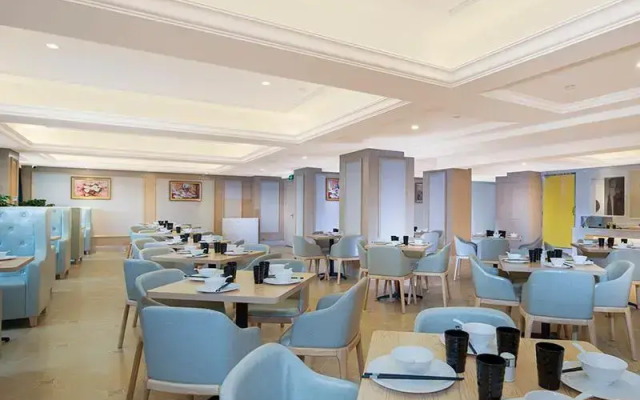 Vienna Hotel Nanning Xiangsi Lake University Town Branch