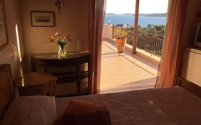 Immaculate 3-bed House in Ermioni