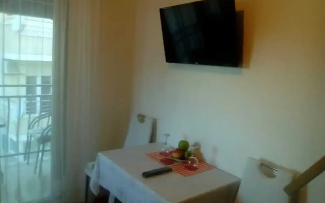 Romantic Apartment with Gallery