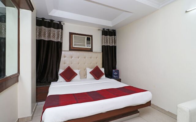 OYO 10848 Hotel Geeson